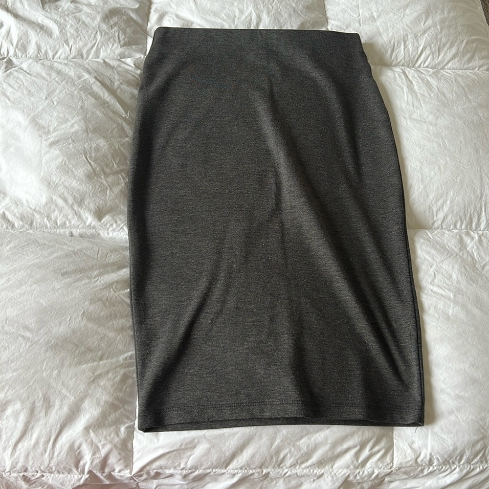 Grey pencil skirt